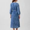 Robe midi en denim à empiècement à la taille