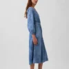 Robe midi en denim à empiècement à la taille