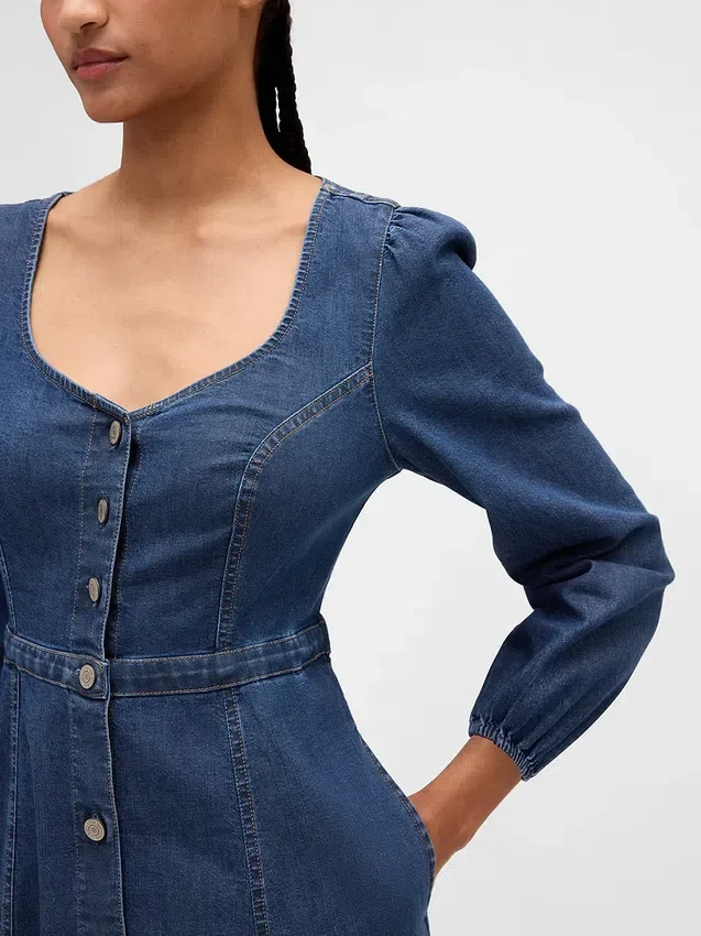 Robe midi en denim à encolure en cœur