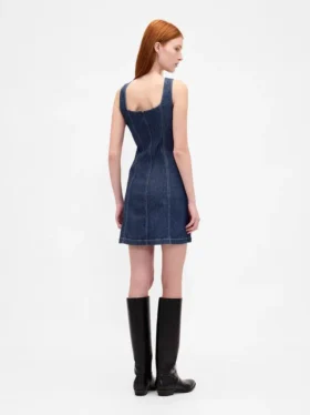 Robe mini en denim à coutures apparentes et boutons sur le devant