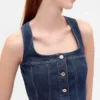 Robe mini en denim à coutures apparentes et boutons sur le devant