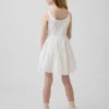 Robe à œillets pour enfant