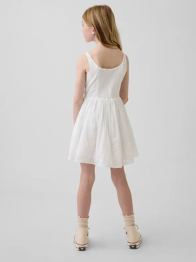 Robe à œillets pour enfant
