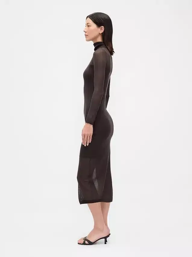 Robe-pull longue à col roulé transparente