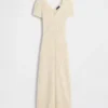 Robe-pull longue en maille côtelée à boutons sur le devant