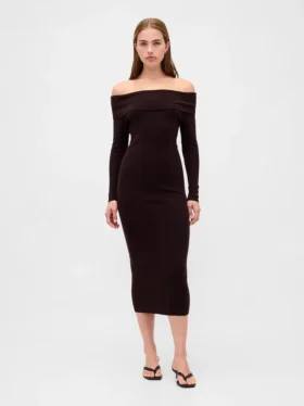 Robe-pull mi-longue à épaules dénudées en CashSoft extensible