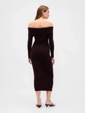 Robe-pull mi-longue à épaules dénudées en CashSoft extensible