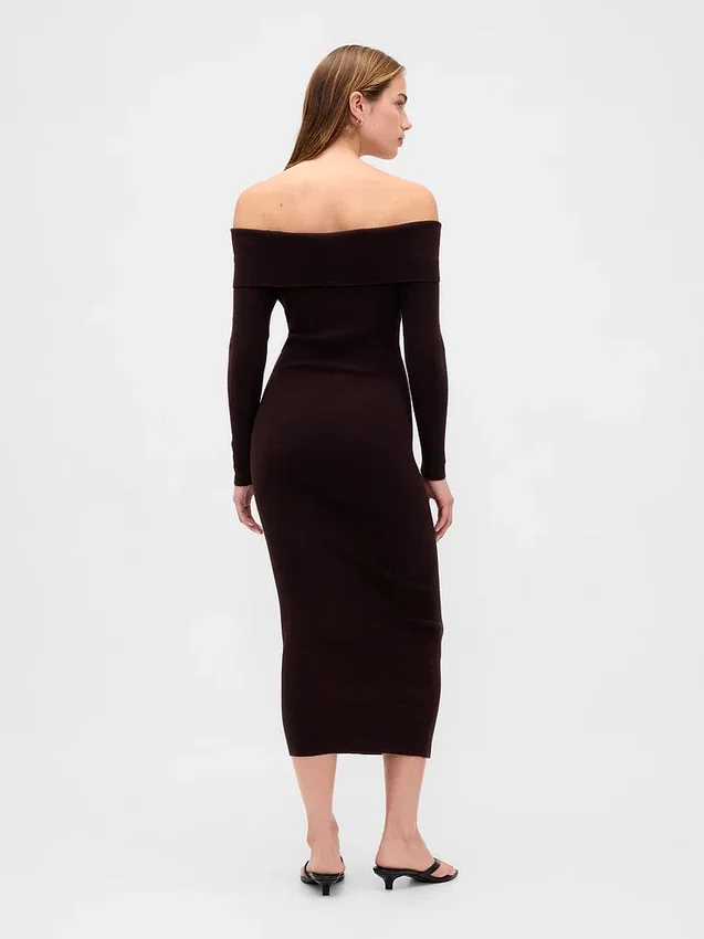 Robe-pull mi-longue à épaules dénudées en CashSoft extensible