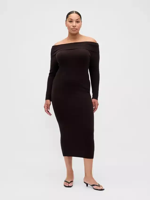 Robe-pull mi-longue à épaules dénudées en CashSoft extensible