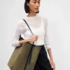 Sac seau en daim vegan