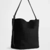 Sac seau en daim vegan