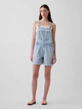 Salopette courte ample en denim ultra-doux