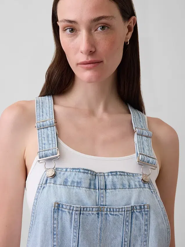 Salopette courte ample en denim ultra-doux