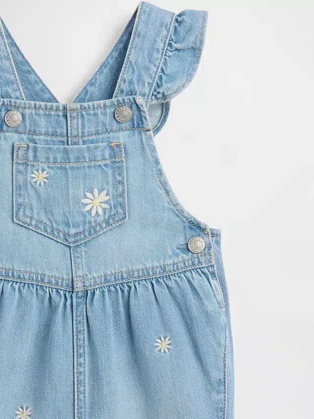 Salopette en denim à fleurs brodées pour bébé