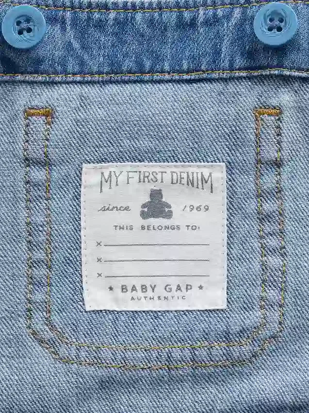 Salopette en denim pour bébé