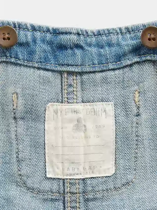 Salopette en denim pour bébé