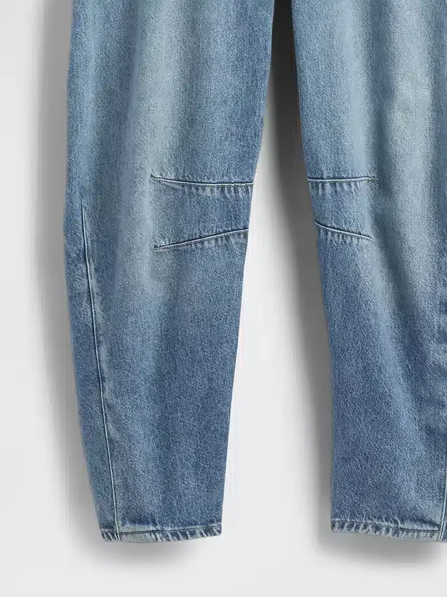 Salopette en denim ultra-doux à coupe en fer à cheval