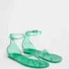 Sandales à lanières en plastique
