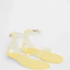 Sandales à lanières en plastique