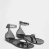 Sandales à lanières en plastique