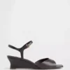 Sandales à talon compensé en cuir vegan