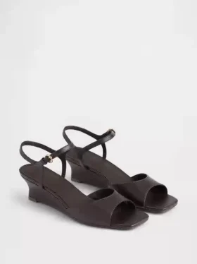 Sandales à talon compensé en cuir vegan