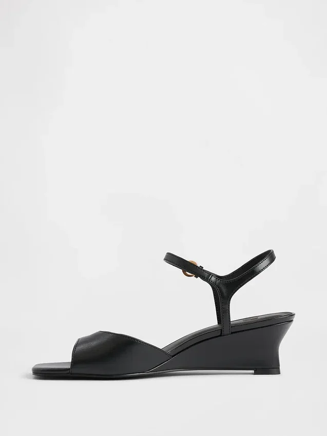 Sandales à talon compensé en cuir vegan