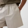 Short ample en mélange de lin de 5,5"