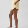 Short de course GapFit Tech à taille haute