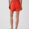 Short de course GapFit Tech à taille haute