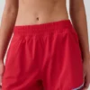 Short de course GapFit Tech à taille haute