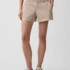 Short kaki à taille mi-haute