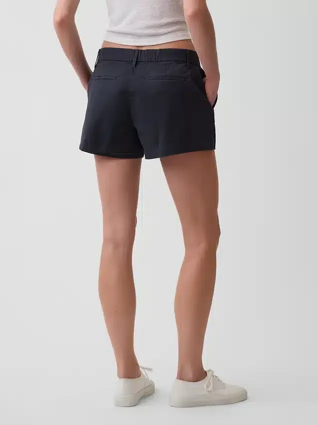 Short kaki à taille mi-haute