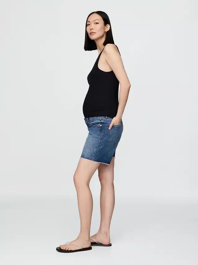 Shorts de maternité en denim à panneau intégral, 7"