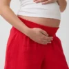 Shorts de maternité faciles à enfiler sous le ventre