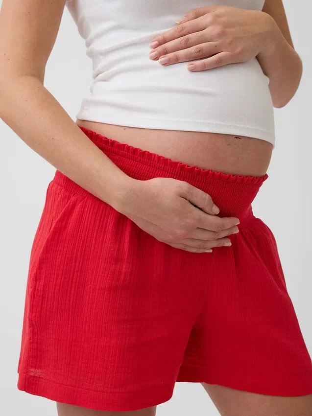Shorts de maternité faciles à enfiler sous le ventre