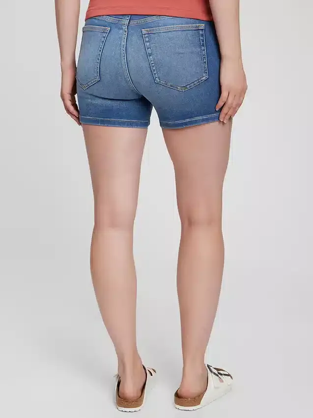 Shorts en denim de maternité avec empiècement de 4"