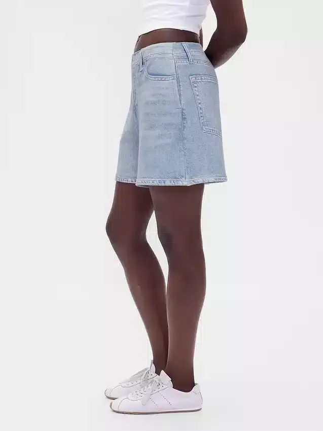 Shorts en denim imprimé à taille mi-haute