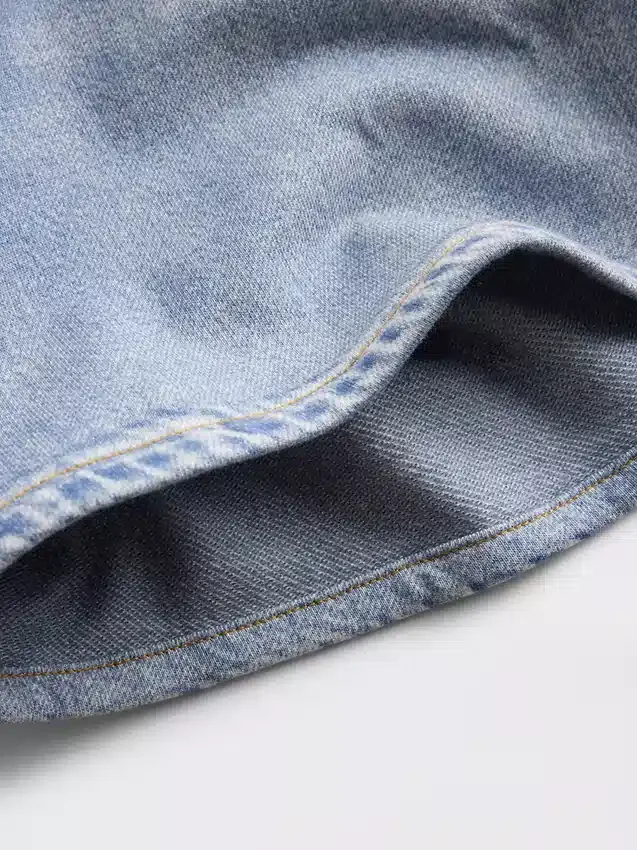 Shorts en denim imprimé à taille mi-haute