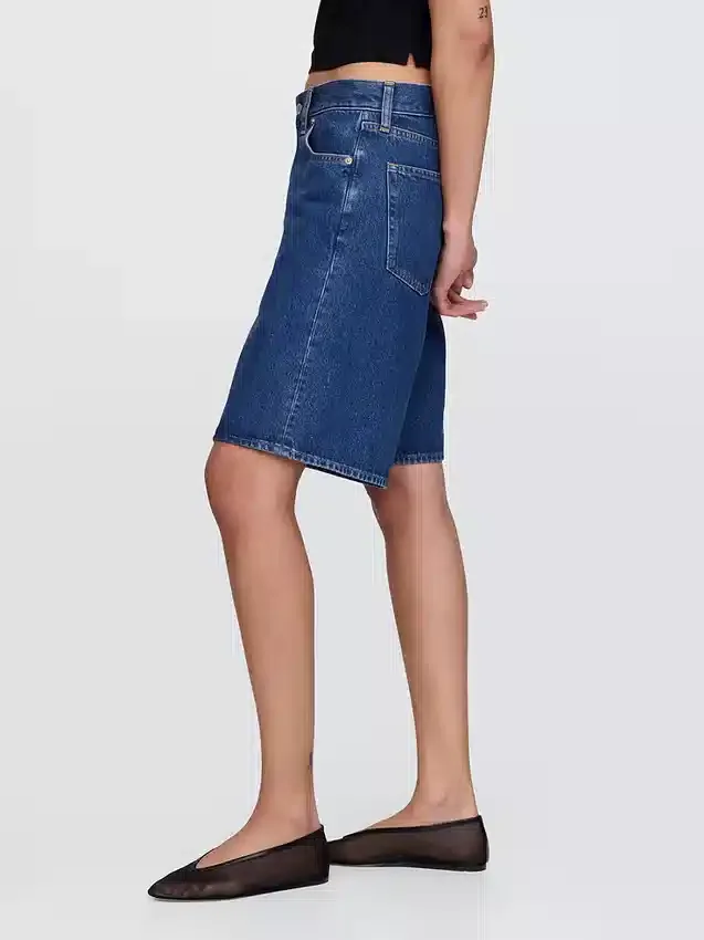 Shorts en denim long à taille mi-haute de 11"