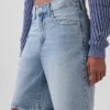 Shorts en denim long à taille mi-haute de 11"
