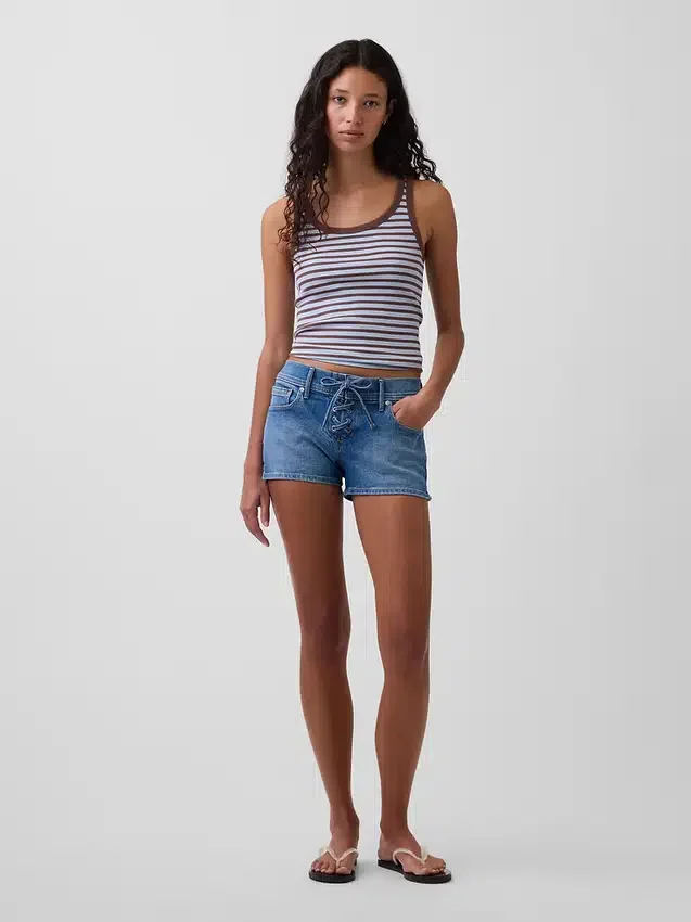Shorts en denim à taille basse de 3" avec fermeture à lacets