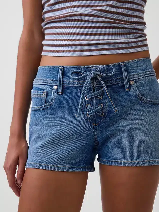 Shorts en denim à taille basse de 3" avec fermeture à lacets
