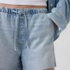 Shorts en denim ultra-doux à taille basse, 3,5”