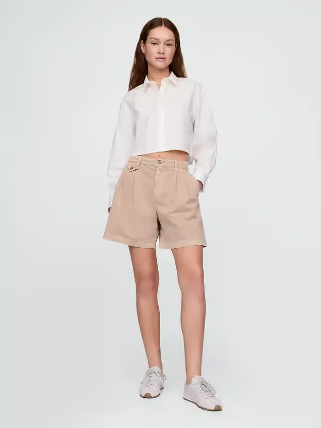 Shorts en sergé plissé à taille mi-haute (6")