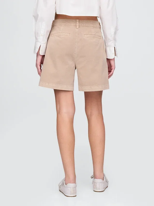 Shorts en sergé plissé à taille mi-haute (6")