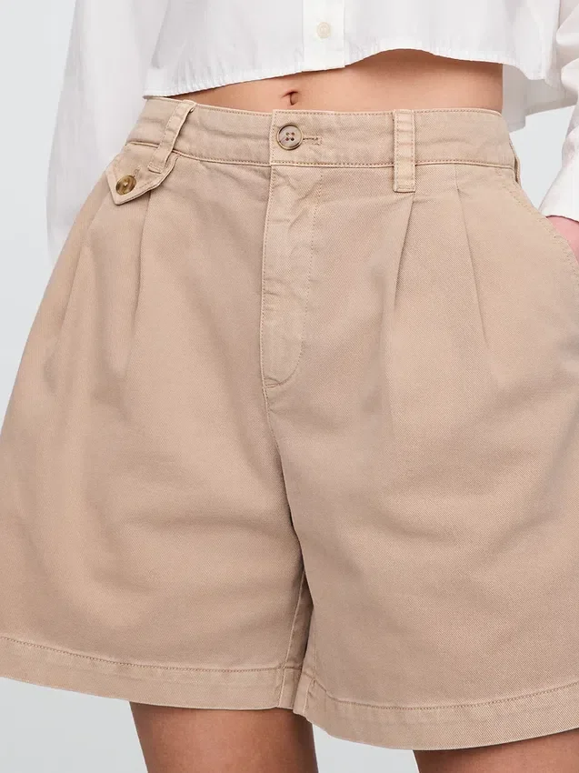 Shorts en sergé plissé à taille mi-haute (6")