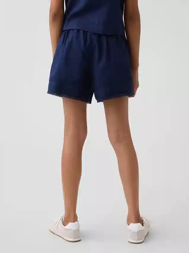 Shorts facile à enfiler pour enfant en lin et coton avec bordure en dentelle