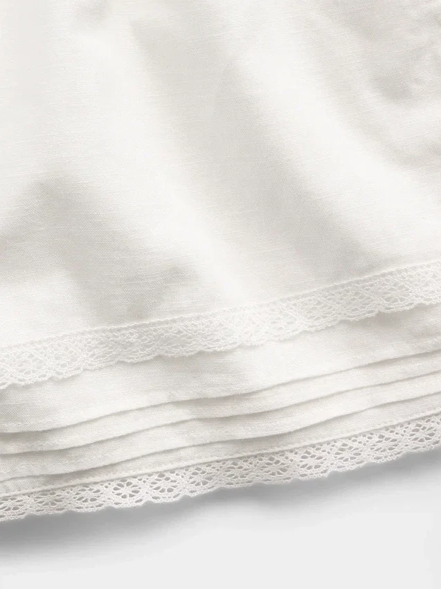 Shorts facile à enfiler pour enfant en lin et coton avec bordure en dentelle