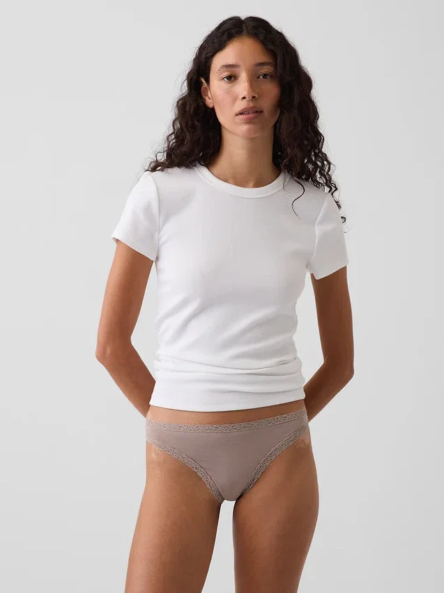 String en coton stretch bio ultra-doux avec bordure en dentelle